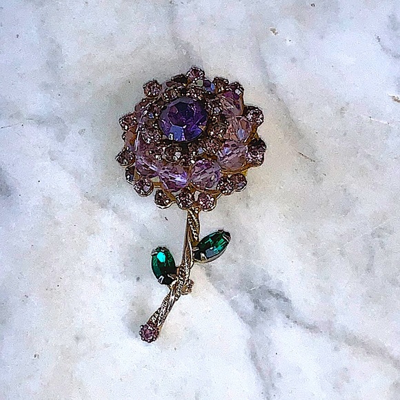 JULIANA FLOWER BROOCH 3D EFFECT LILAC AMETHYST CRYSTALS GOLD VINTAGE - Picture 3 of 9